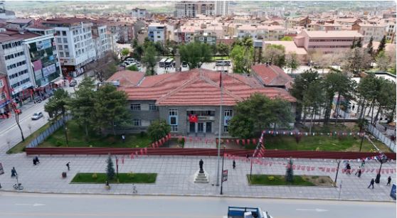 Tarihi Öğretmenevi Millet Kütüphanesi ve Eğitim Müzesi’ne dönüşecek!