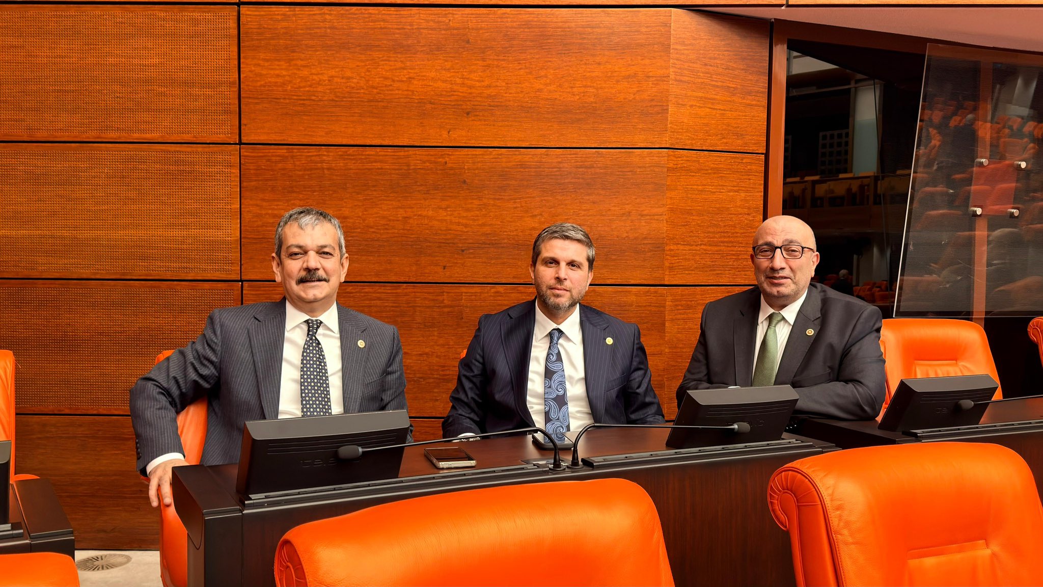 AK PARTİ ELAZIĞ MİLLETVEKİLLERİNDEN BİR ARADA POZ