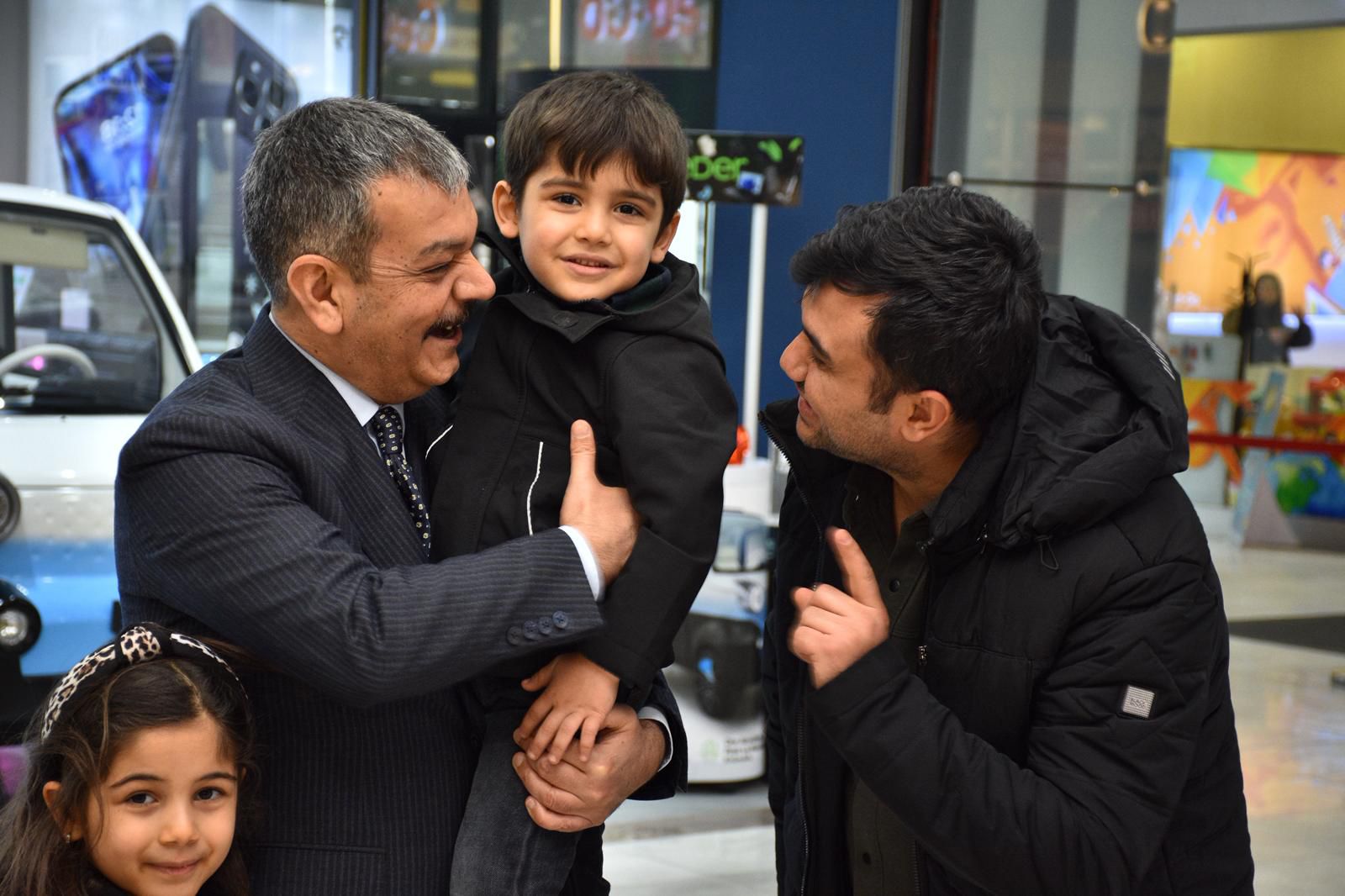 MİLLETVEKİLİ PROF.DR. KELEŞ; VATANDAŞLARLA BULUŞTU