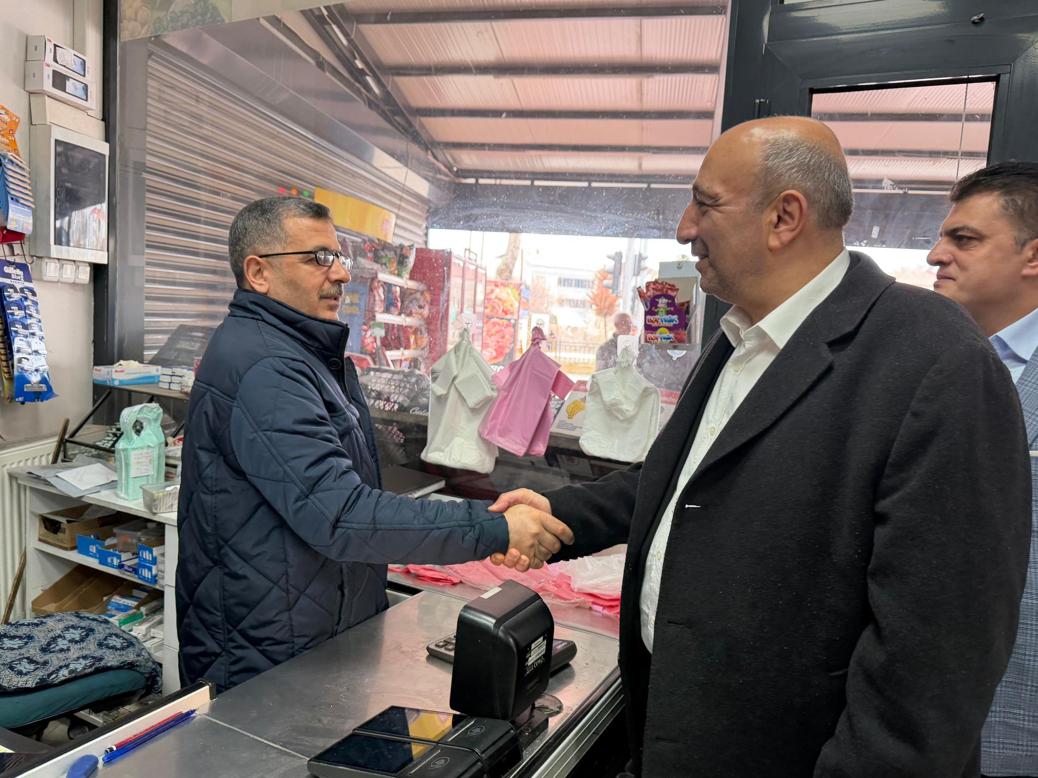 MİLLETVEKİLİ AÇIKKAPI YAZIKONAK’TA VATANDAŞLARLA BULUŞTU