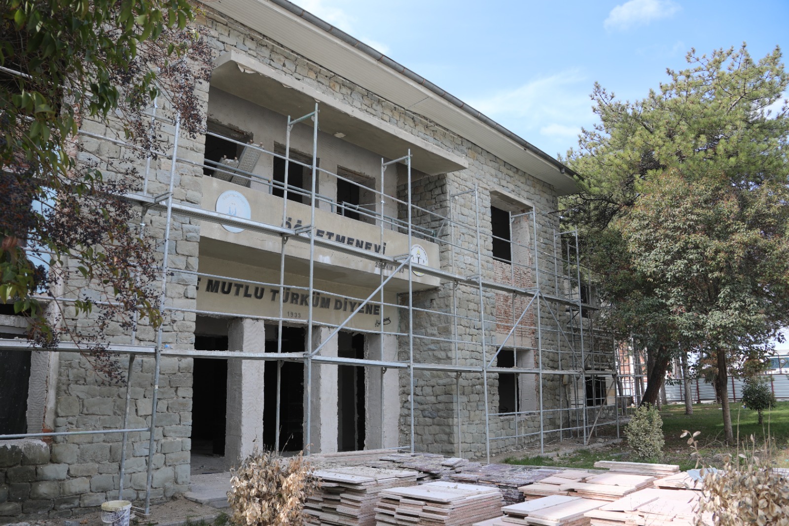 TARİHİ ÖĞRETMENEVİ’NİN RESTORASYONUNDA GELİNEN NOKTA