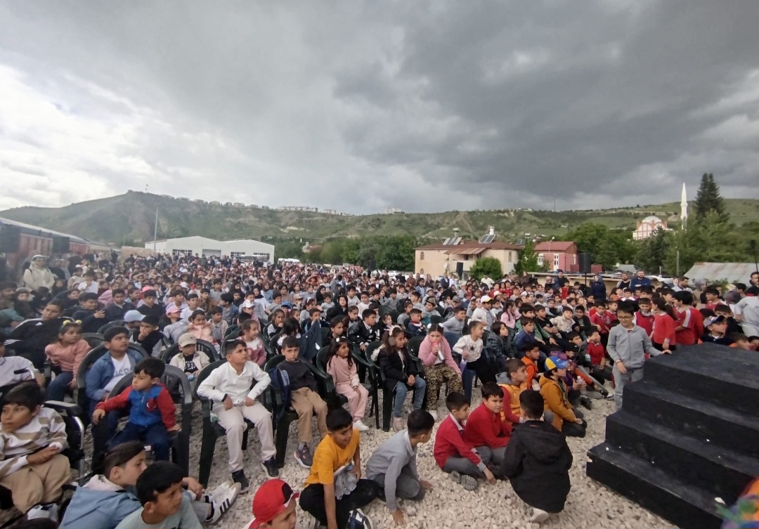 PALU’DA VAGON SAHNE ÇOK SEVİLDİ