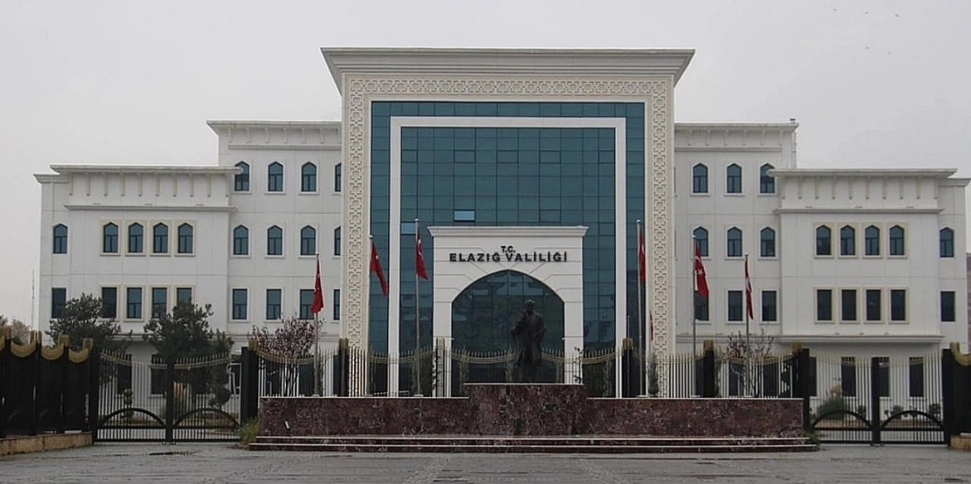 3 SAĞLIK KURULUŞUNDAKİ BASKINA DAİR ELAZIĞ VALİLİĞİ’NDEN AÇIKLAMA