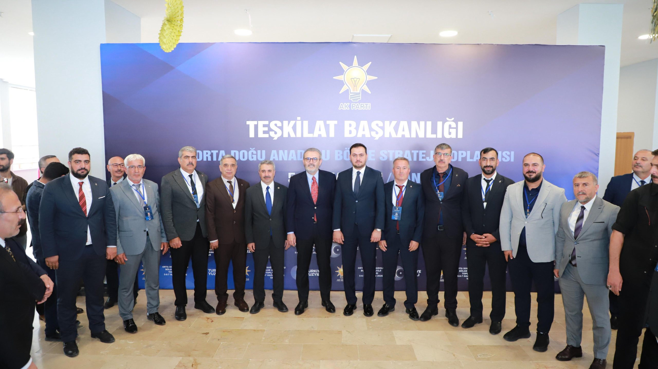 VAN’DA GÜÇLÜ TEŞKİLAT BULUŞMASI: AK PARTİ ELAZIĞ HEYETİ TAM KADRO KATILDI