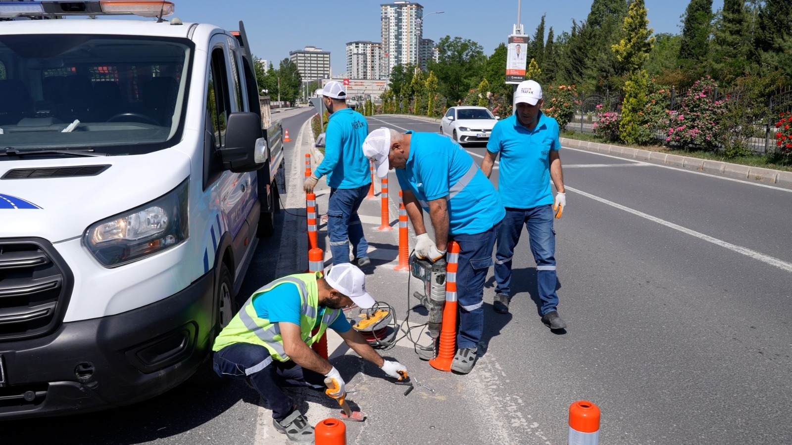 ASFALTLANAN YERLER GÜZELLEŞTİRİLİYOR