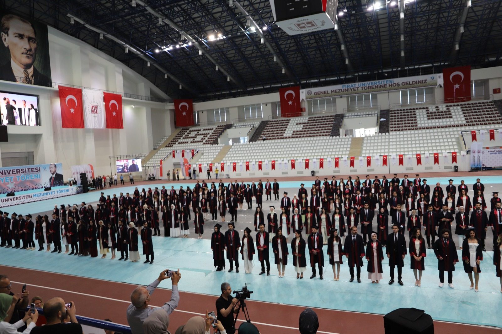 F.Ü. TIP FAKÜLTESİ ÖGRENCİLERİ KEPLERİNİ FIRLATTI