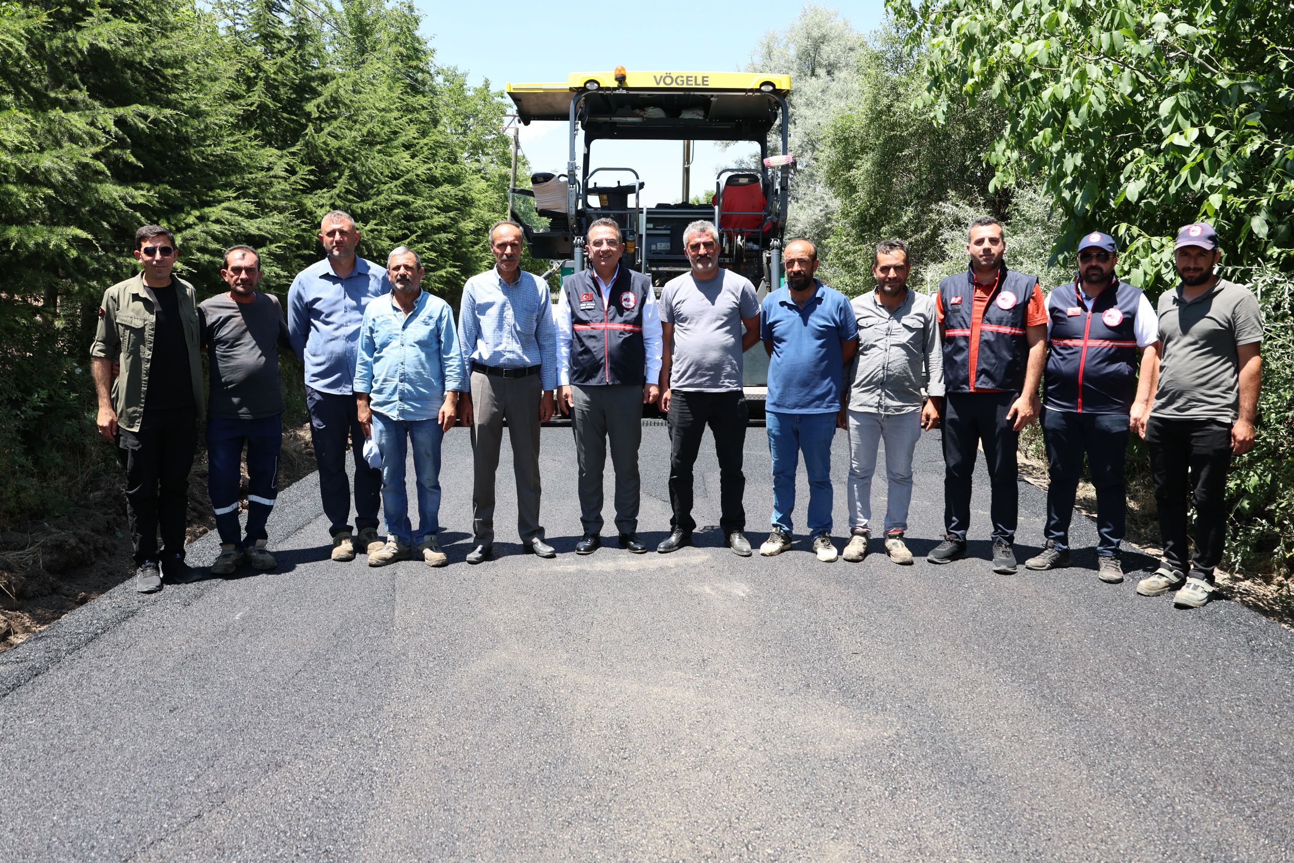 İL ÖZEL İDARE EKİPLERİ HARIL HARIL ÇALIŞIYOR