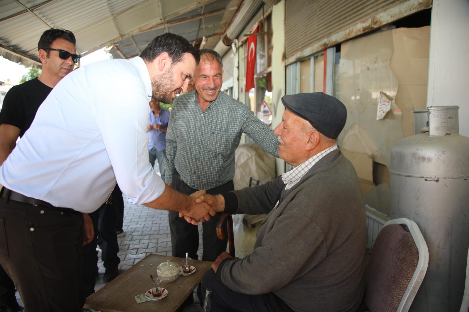 AK PARTİ TEŞKİLATLARI , BASKİL ‘DE TAM KADRO SAHADA