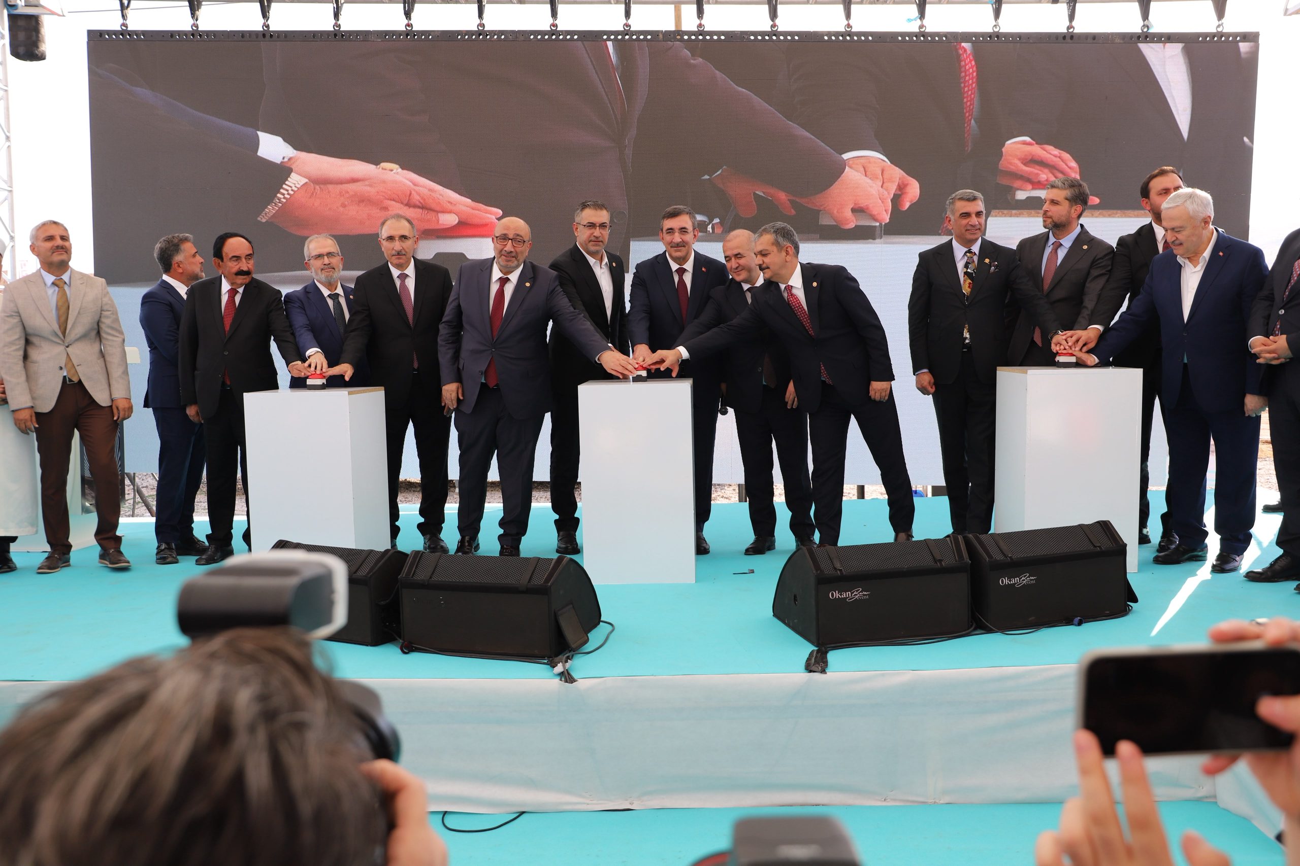 800 YATAKLI FIRAT ÜNİVERSİTESİ HASTANESİ’NİN TEMEL ATMA TÖRENİ GERÇEKLEŞTİRİLDİ