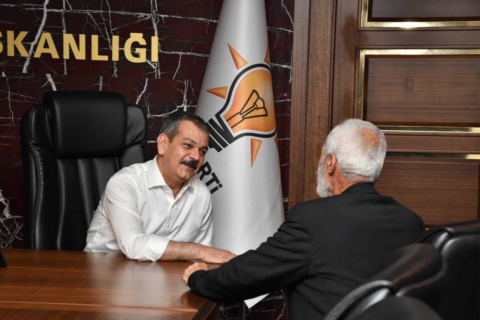 MİLLETVEKİLİ PROF. DR. KELEŞ HEMŞEHRİLERİ İLE BİR ARADA